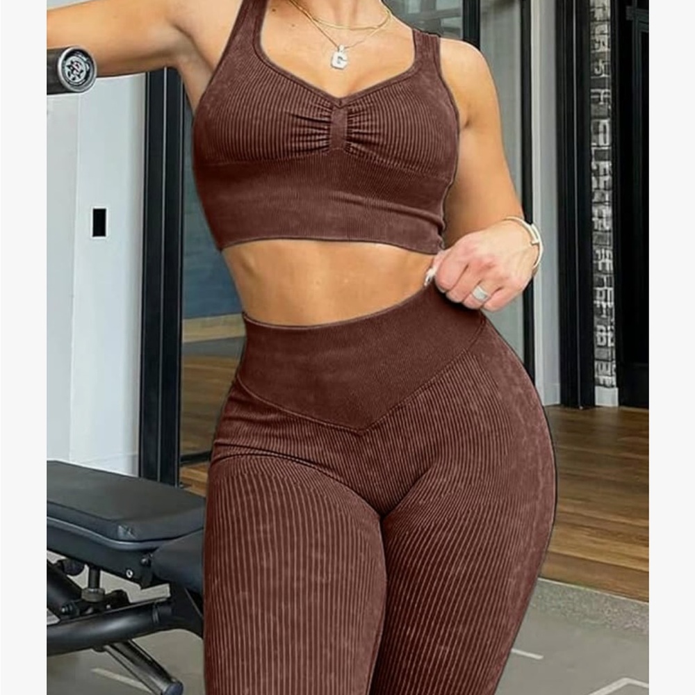 Chic Brown Ribbed Set - Picture 4 of 4